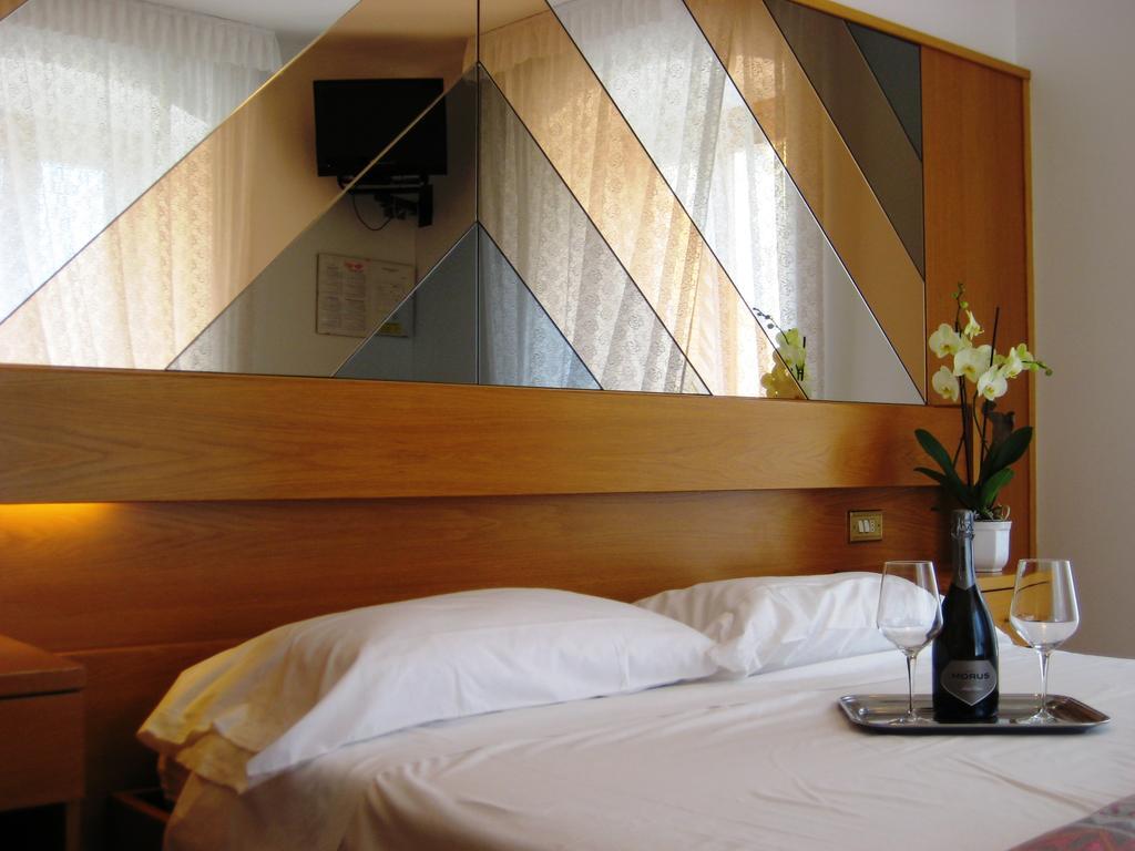 מורי Albergo Ristorante Da Neni חדר תמונה